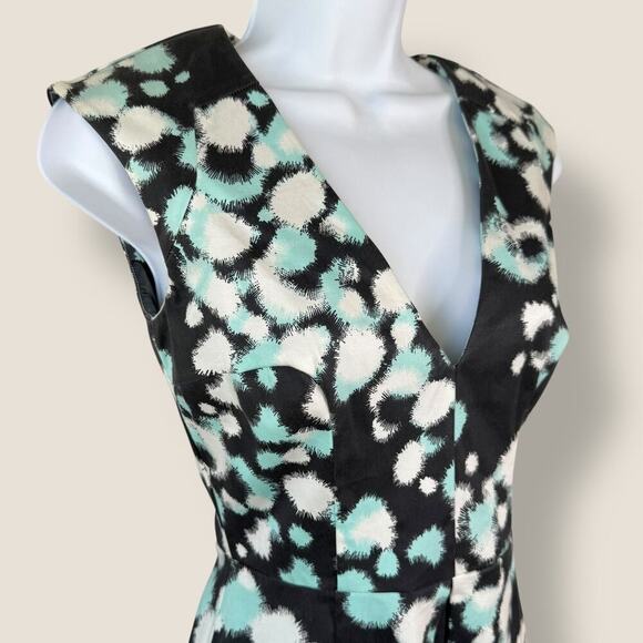 French Connection Abstract Dots Sleeveless V Neck Fit & Flare Mini Dress Size 0 - Picture 6 of 12